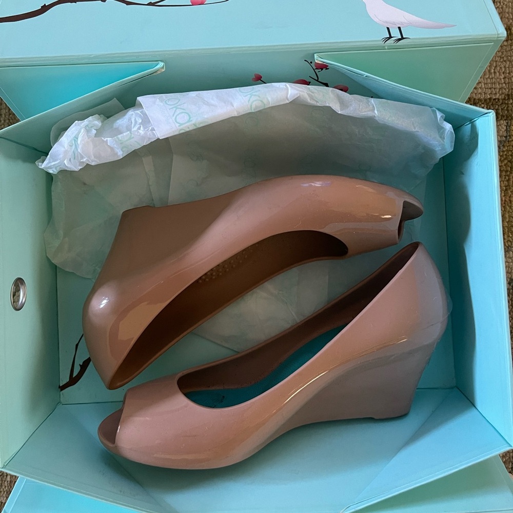 Oka-B Peep Toe Wedge “Emery”